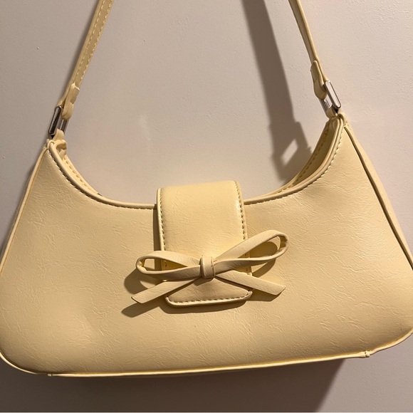 Kimchi Blue Cream Shoulder Bag Bow Detail Coquette Baguette Purse - Picture 2 of 4